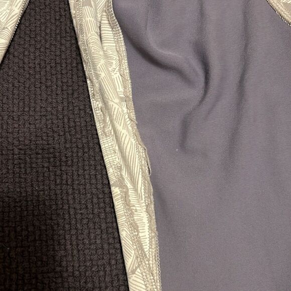 Athleta Capri Tights with Pockets! - Picture 5 of 9